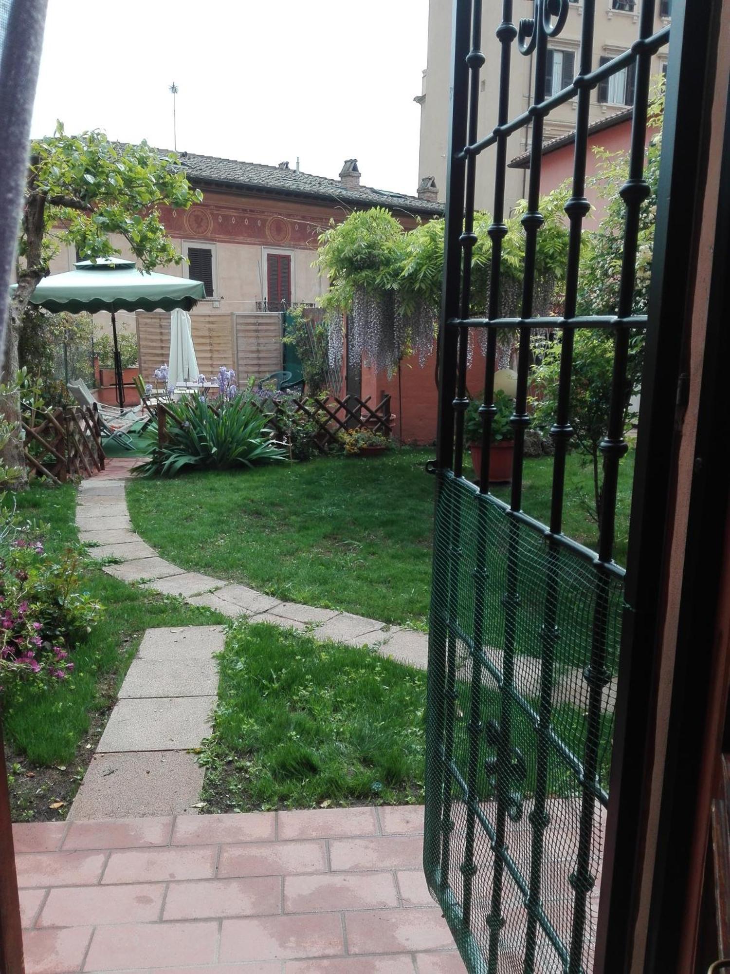 Al Giardino Di Alice Bed & Breakfast เปรูจา ภายนอก รูปภาพ