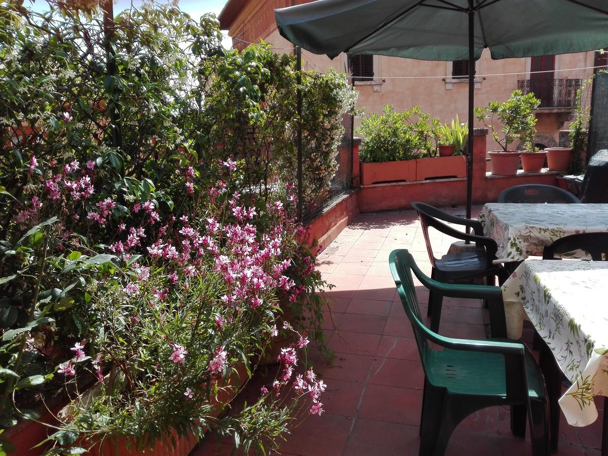 Al Giardino Di Alice Bed & Breakfast เปรูจา ภายนอก รูปภาพ