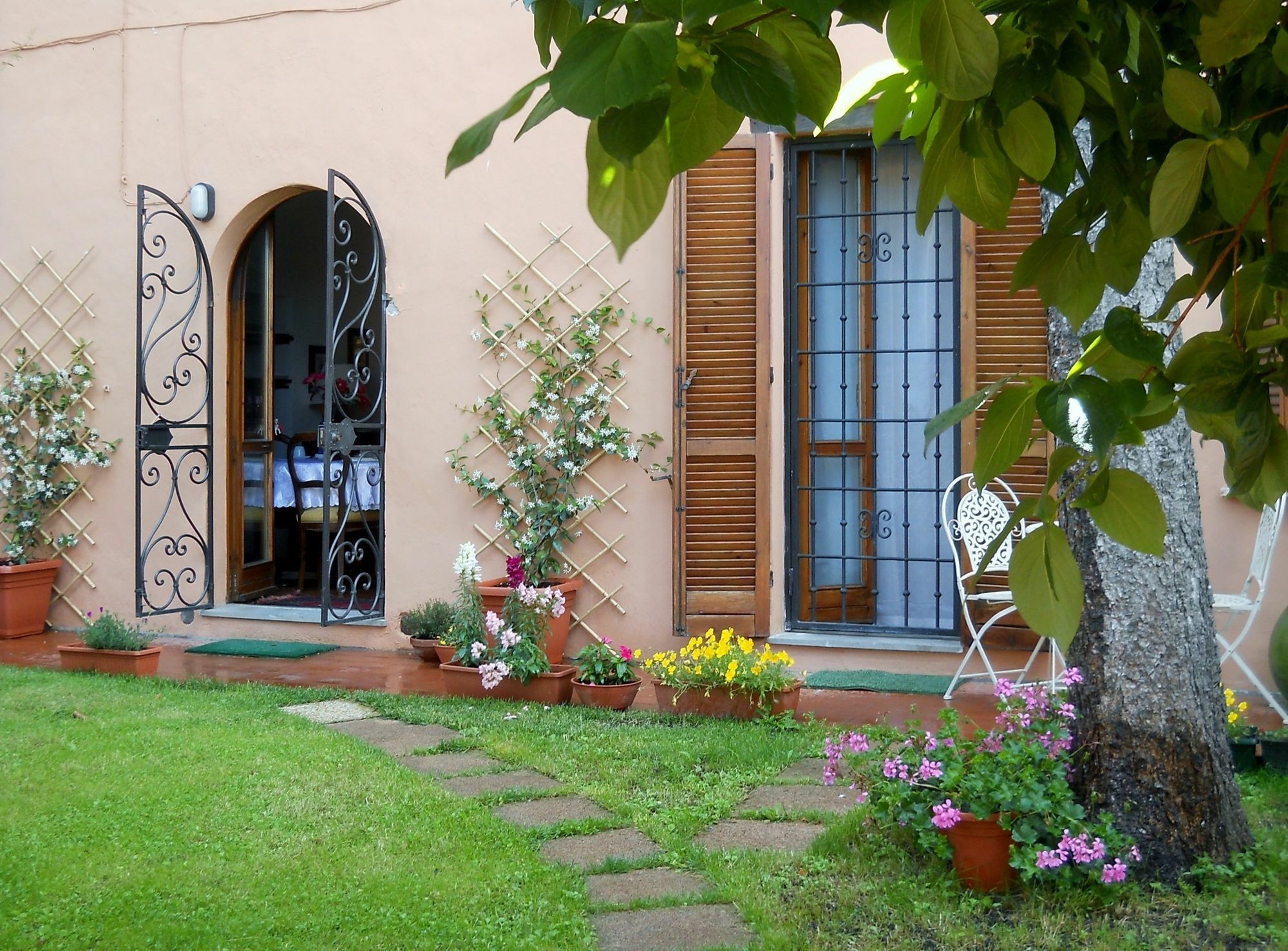 Al Giardino Di Alice Bed & Breakfast เปรูจา ภายนอก รูปภาพ