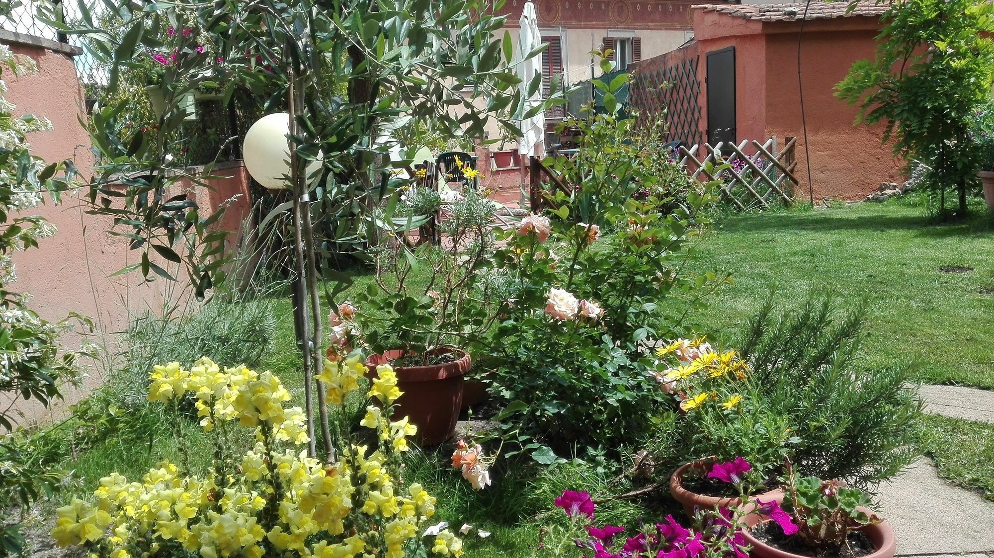 Al Giardino Di Alice Bed & Breakfast เปรูจา ภายนอก รูปภาพ