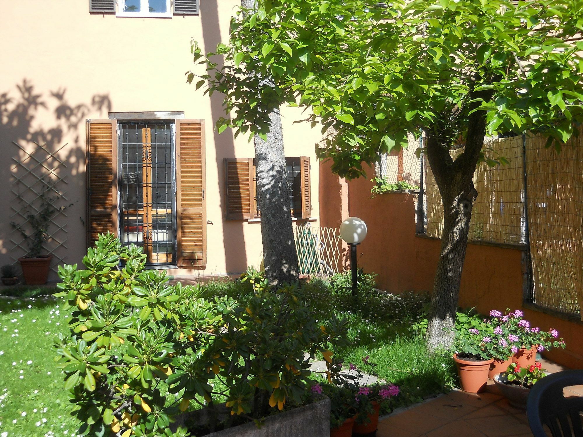 Al Giardino Di Alice Bed & Breakfast เปรูจา ภายนอก รูปภาพ